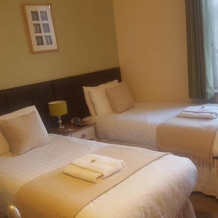 فندق Ascot House (Adults Only) لاندودنو الغرفة الصورة