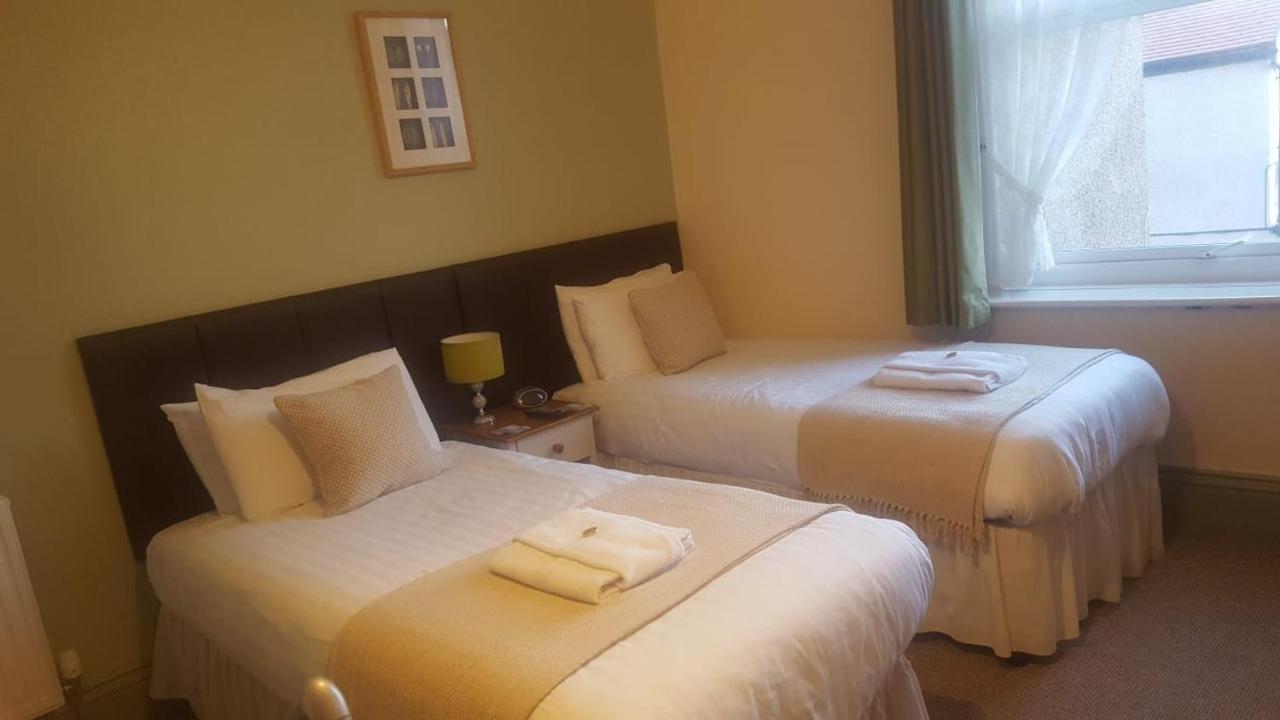 فندق Ascot House (Adults Only) لاندودنو الغرفة الصورة