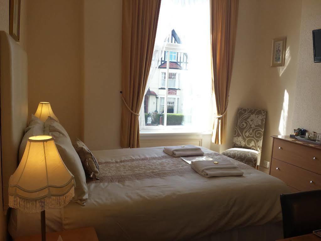 فندق Ascot House (Adults Only) لاندودنو المظهر الخارجي الصورة